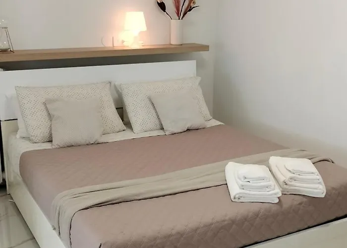 Cthomerimini, Miramare شقة ريميني